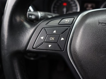 Mercedes Klasa A W176 Hatchback 5d Facelifting 180 122KM 2015 Mercedes A A 180, Skóra, Navi, Klima, Parktronic, zdjęcie 21