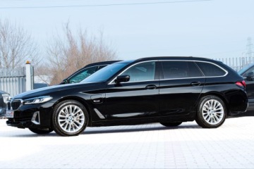 BMW Seria 5 G30-G31 Touring Plug-In 2.0 530e 292KM 2022 BMW 530e 292ps Luxury HUD Lasery 360° ACC 4xKlima Skóra HiFi Blis Keyles 18, zdjęcie 3