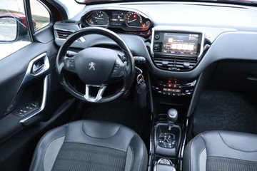 Peugeot 2008 I SUV Facelifting 1.2 PureTech 110KM 2018 Peugeot 2008 1.2 PureTech, Salon Polska, Automat, zdjęcie 6