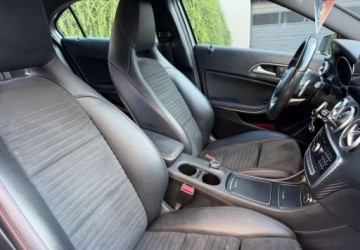 Mercedes Klasa A W176 Hatchback 5d Facelifting 180 122KM 2016 Mercedes-Benz Klasa A Mercedes-Benz Klasa A 180 7G-DCT AMG Line 1.6 Benzyna, zdjęcie 26