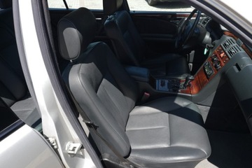 Mercedes Klasa E W210 1998 Mercedes E240 V6 aut Elegance 160000km Skóra Hak Grzane fotele 2xParktronik, zdjęcie 13