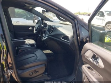 Chrysler Pacifica II 2024 Chrysler Pacifica Touring L 2024 3.6l 3.6 Benzyna 287KM, zdjęcie 9