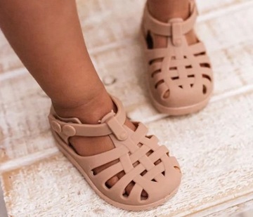 САНДАЛИИ ДЛЯ ПЛЯЖА БАССЕЙН ЛЕГКИЕ SOLID MRS. ЭРТА 23