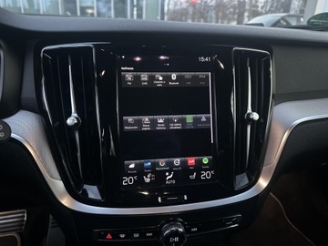 Volvo V60 II  2021 Volvo V60 B3 B Geartronic R-Design, Salon PL, FV23, zdjęcie 17