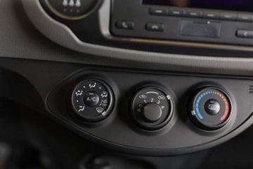 Toyota Yaris III Hatchback 5d Facelifting 2017 1.5 Dual VVT-iE 111KM 2020 Toyota Yaris 1.5 Active 1.5 Benzyna 111KM, zdjęcie 19