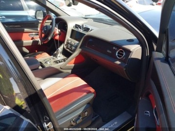 Bentley Bentayga 2021 Bentley Bentayga BENTLEY BENTAYGA, silnik 4.0, 44, od ubezpieczyciela 4.0, zdjęcie 4