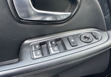 Kia Carens IV Minivan 1.6 GDI 135KM 2014 Kia Carens 7 os. 1,6 GDI 135KM Navi Climatronic Led Bezwypadkowy 2015r. SE, zdjęcie 28