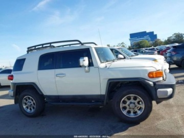 Toyota FJ Cruiser 2013 Toyota FJ 2013 r., 4,0L 4.0 Benzyna 260KM, zdjęcie 3