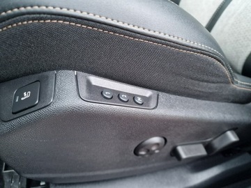 Peugeot 3008 II Plug-In Hybrid Facelifting 1.6 HYBRID4 300KM 2021 Peugeot 3008 GT Full 4x4, zdjęcie 20