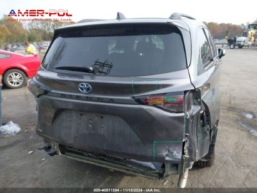 Toyota Sienna III 2023 Toyota Sienna 2023 Toyota Sienna LE AWD 8-Passenger 2.5 Benzyna 189KM, zdjęcie 4