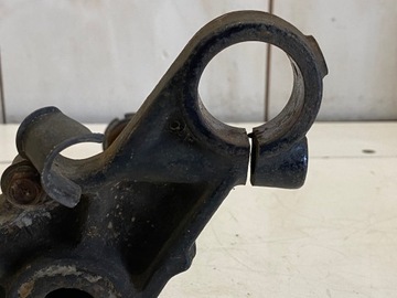 SUZUKI GSX 400E 400 E 82-87 PÓŁKA DOLNA ZAWIESZENIA AMORTYZATORÓW