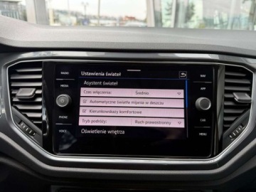 Volkswagen T-Roc I SUV 1.5 TSI ACT 150KM 2021 Volkswagen T-Roc 1.5TSI 150KM Premium DSGKameraNiski PrzebiegACCASOSalon P, zdjęcie 23