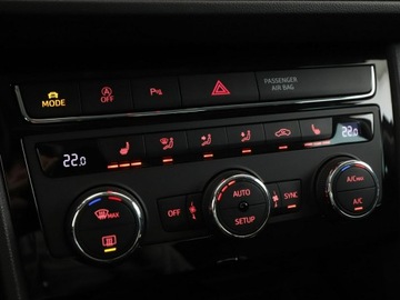 Seat Leon III SC Facelifting 2.0 TDI 184KM 2018 Seat Leon 2.0 TDI Automat FR Nawigacja Tempomat, zdjęcie 29