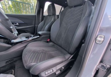 Peugeot 2008 II SUV Facelifting 1.2 Hybrid 145 145KM 2025 Peugeot 2008 II (2019-) SalonPL FV23 Zadbany mHev 145KM Kredyt 0 Leasing 1, zdjęcie 14