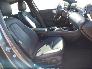 Mercedes Klasa A W177/V177 2022 Mercedes-Benz Klasa A 2022 Mercedes-Benz A-Class A 220 Sedan 2.0 Benzyna, zdjęcie 9