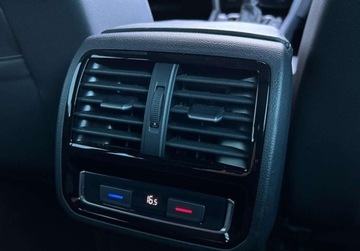 Volkswagen Passat B8 Variant Facelifting 2.0 TSI 190KM 2019 Volkswagen Passat Variant R-LINE -elegance, DCC, Matrix, Hak, DYNAUDIO, AC, zdjęcie 34