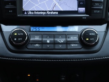 Toyota RAV4 IV MPV Facelifting 2.0 D-4D 143KM 2017 Toyota RAV 4 2.0 D-4D, Salon Polska, Skóra, Navi, zdjęcie 15