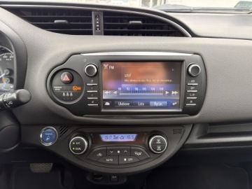Toyota Yaris III Hatchback 5d Facelifting 2017 1.5 Hybrid 100KM 2019 Toyota Yaris Hybrid 100 Premium EU6 III (2011-2019, zdjęcie 14