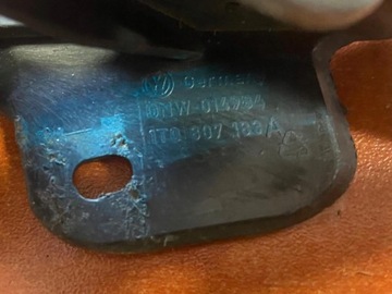 DRŽÁKY VÝZTUHA NÁRAZNÍKU PŘEDNÍ LEVÝ VW TOURAN 07-10 1T0807183A