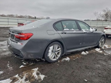 BMW Seria 7 G11-G12 2017 BMW Seria 7 2017 BMW 750 XI 4.4 Benzyna 523KM, zdjęcie 2