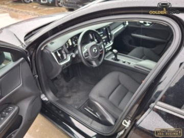 Volvo V60 II  Kombi 2.0 D3 150KM 2020 Volvo V60 2,0 D3 150KM klima elektryka led alu navi tempomat oplacony 2.0, zdjęcie 9