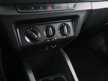 Skoda Fabia III Kombi 1.0 TSI 110KM 2018 Skoda Fabia 1.0 TSI, Salon Polska, Serwis ASO, zdjęcie 18