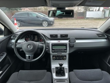 Volkswagen Passat B6 Variant 2.0 TDI-CR DPF 110KM 2010 Volkswagen Passat 2.0 TDI CR/Bogata wersja/HAK/, zdjęcie 13