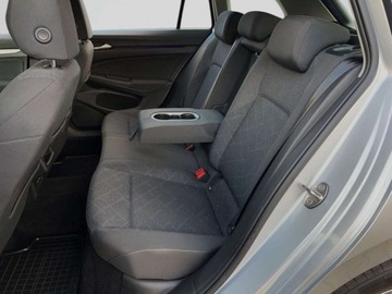 Volkswagen Golf VIII Variant 1.5 TSI 130KM 2022 Volkswagen Golf 1.5TSI 130KM Life SalonPL SerwisASO Acc Led Virtual KessyG, zdjęcie 9