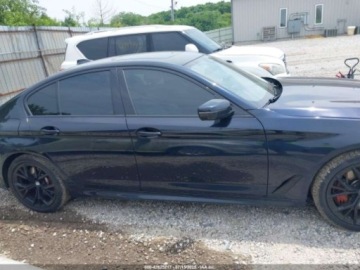 BMW Seria 5 G30-G31 2022 BMW Seria 5 M550i xDrive 2022 4.4l 4.4 Benzyna 523KM, zdjęcie 6