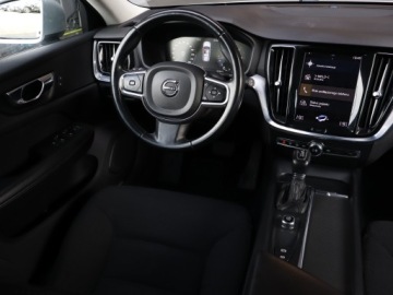 Volvo V60 II  Kombi 2.0 D3 150KM 2020 Volvo V60 D3 2.0, Automat, Navi, Klima, zdjęcie 6