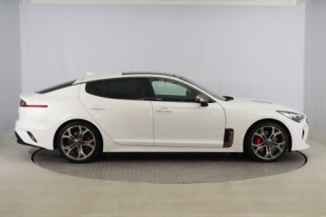 Kia Stinger Liftback 3.3 T-GDi 370KM 2018 Kia Stinger 3.3 T-GDI, Serwis ASO, 4X4, Automat, zdjęcie 5