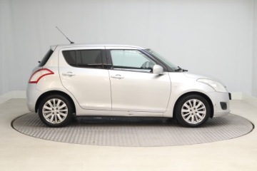Suzuki Swift V Hatchback 5d 1.2 VVT 94KM 2010 Suzuki Swift 1.2, Klima, Parktronic,ALU, zdjęcie 5
