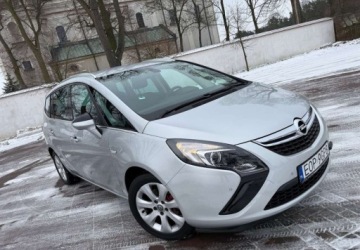 Opel Zafira C Tourer 1.4 Turbo ECOTEC 140KM 2012 Opel Zafira Opel Zafira Tourer 1.4 Turbo Business Innovation 1.4 Benzyna