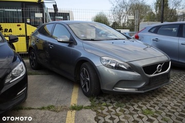 Volvo V40 II Hatchback 2.0 T2 DRIVE-E 122KM 2016 Volvo V40 II 2.0 T2 2,0 POLIFT, bezwypadkowy, zdjęcie 4