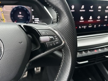 Skoda Octavia IV Liftback 2.0 TDI SCR 200KM 2022 Skoda Octavia RS 2.0 TDI 200KM 4x4 Fotele Ergonomi, zdjęcie 26