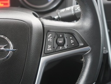 Opel Astra J Hatchback 5d 1.4 Twinport ECOTEC 100KM 2012 Opel Astra 1.4 16V, Klima, Tempomat, Parktronic, zdjęcie 15