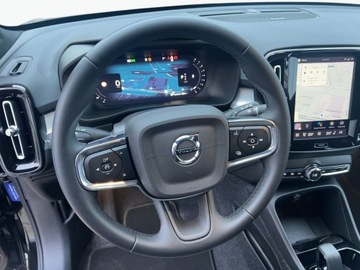 Volvo XC40 Crossover Facelifting 2.0 B3 163KM 2025 Volvo XC 40 VOLVO XC40 B3 Plus Dark Benzyna (163+1, zdjęcie 10