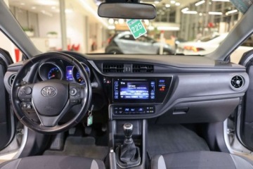 Toyota Auris II Hatchback 5d Facelifting 1.6 Valvematic 132KM 2017 Toyota Auris 1.6 Premium LPG 1.6 Benzyna 132KM, zdjęcie 3