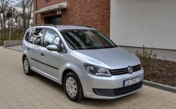 Volkswagen Touran II 1.6 TDI 105KM 2010 Volkswagen Touran 2010 r. 1.6 Diesel 105KM, zdjęcie 5