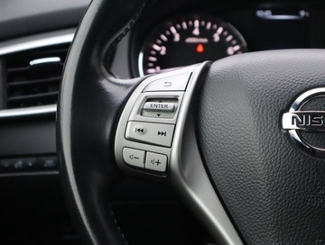 Nissan Qashqai II Crossover 1.2 DIG-T 115KM 2016 Nissan Qashqai 1.2 DIG-T, Salon Polska, zdjęcie 15