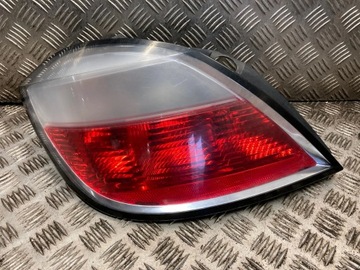OPEL ASTRA H 2004 ZADNÍ STRANA LEVÝ SVĚTLO