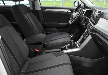 Volkswagen T-Roc I SUV Facelifting 1.0 TSI 110KM 2022 Volkswagen T-Roc 1.0 TSI 110KM Life Tempomat Aktywny Reflektory LED Czujni, zdjęcie 12