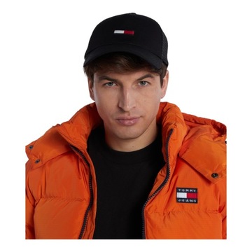 TOMMY HILFIGER CZAPKA Z DASZKIEM TJM FLAG TRUCKER CAP CZARNA