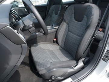 Volvo V60 II  2024 Volvo V60 2,0T 177 aut Hak Ogrz,Kier.+4xFotele Kamera DVD DAB NFC perła TOP, zdjęcie 19