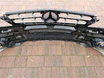 MERCEDES BENZÍN W204 2007R NÁRAZNÍK PŘEDNÍ HALOGEN MŘÍŽKY