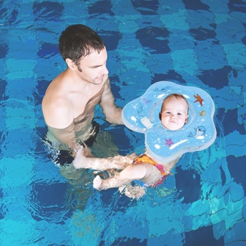 Koło do pływania w wannie dla niemowląt na szyję