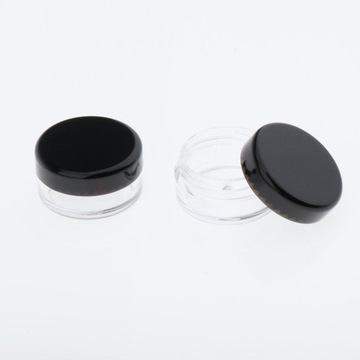 Opakowanie 50 szt. Okrągłych plastikowych słoików o gramaturze 5 gramów z pokrywkami do przechowywania czarnej wargi
