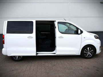Toyota Proace II Furgon Medium 2.0 D-4D 177KM 2022 Toyota ProAce Toyota PROACE VERSO 7 osobowy VIP 2.0 Diesel 177KM, zdjęcie 3
