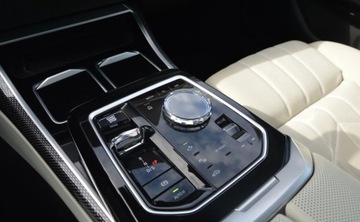 BMW Seria 7 G70 Sedan 3.0 40d 299KM 2024 BMW Seria 7 740 xDrive Laser M Pakiet ACC Virtual Ambiente Hak Panorama Ma, zdjęcie 27