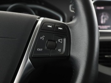 Volvo V40 II Hatchback Facelifting 2.0 D2 120KM 2018 Volvo V40 automat niski przebieg navi PDC tempomat, zdjęcie 28